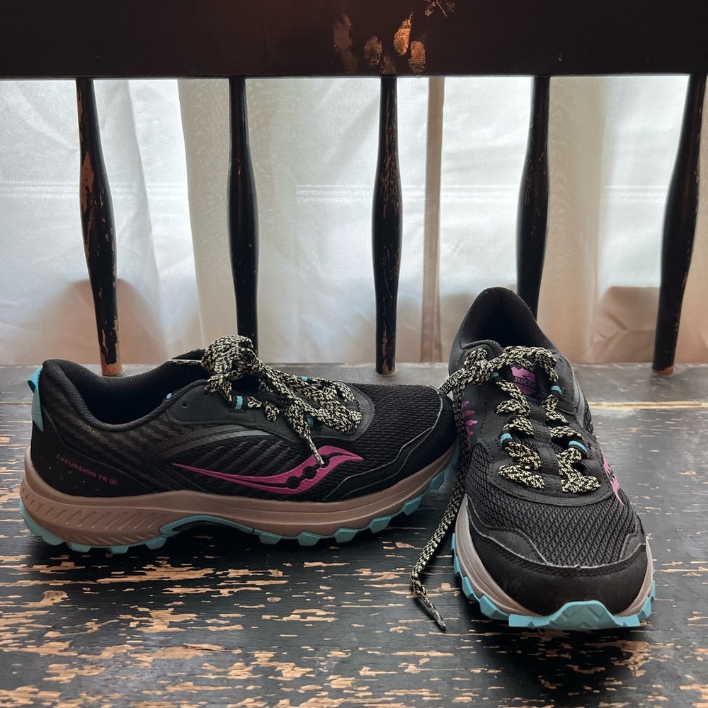 Saucony Tennis Shoes
